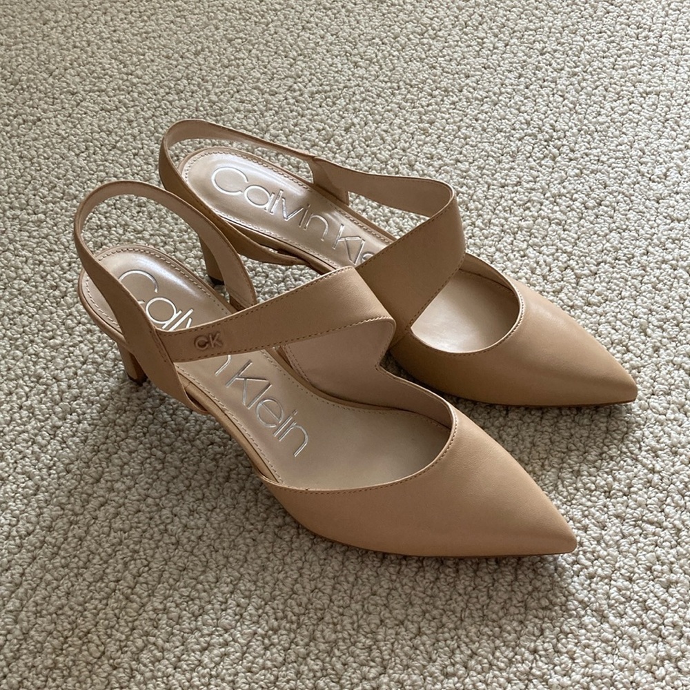 NEW Calvin Klein Slingback Nude Pumps Heels Wrap Around Kitten Mary Janes Sz 8